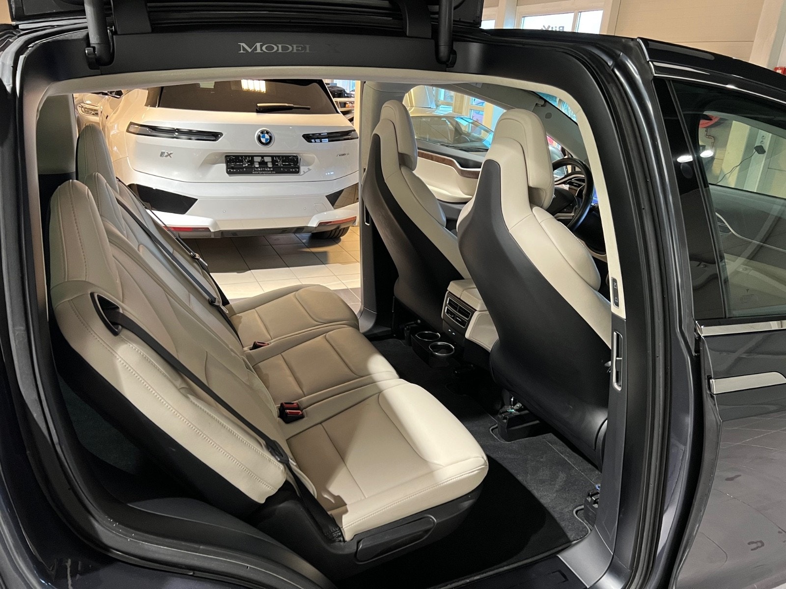 Tesla Model X 19