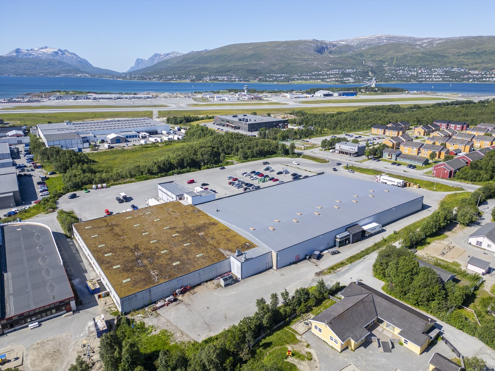 Studentboliger til høyre i bildet, barnehage nederst Galleribilde