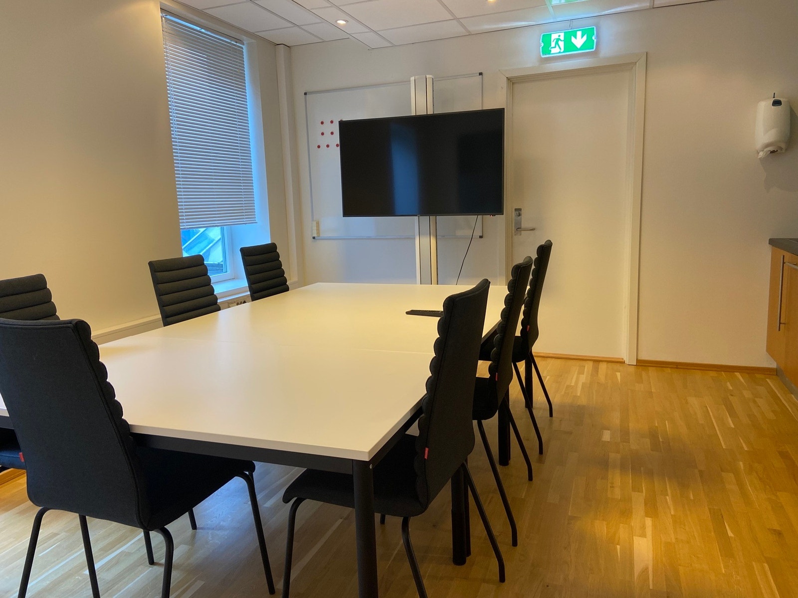 Kjøkken/møterom Galleribilde