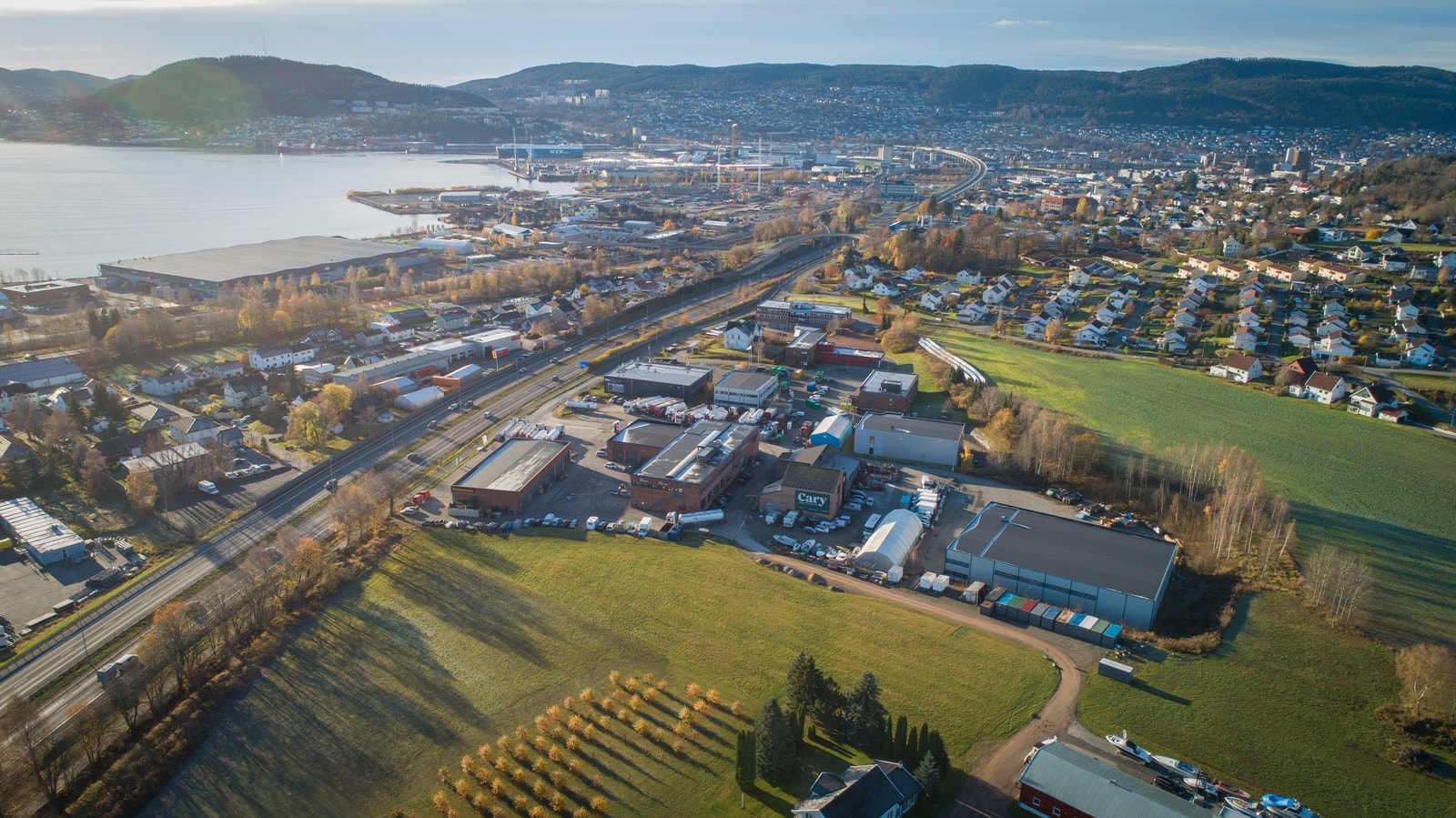 Sentral beliggenhet, tett på Brakerøya stasjon, nye Drammen sykehus og fjordbyen Galleribilde