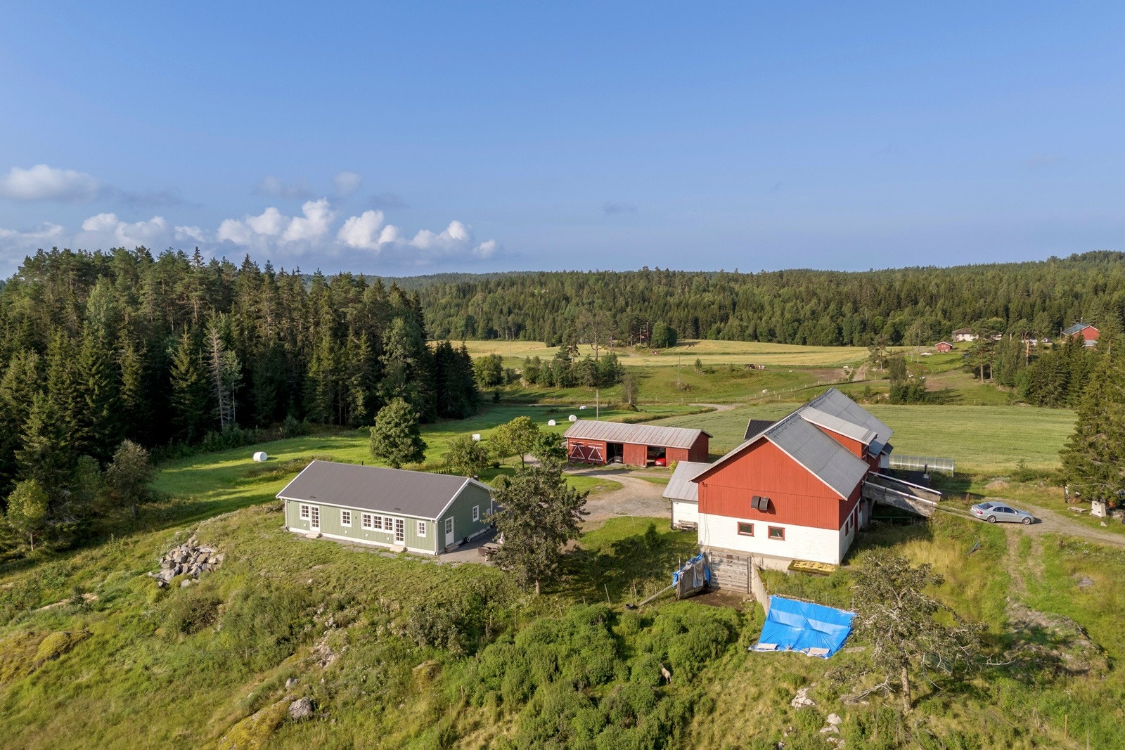 Eiendommen utgjør ca 619 dda, hvorav blant annet 167 dda fulldyrka jord og 371 dda produktiv skog Galleribilde