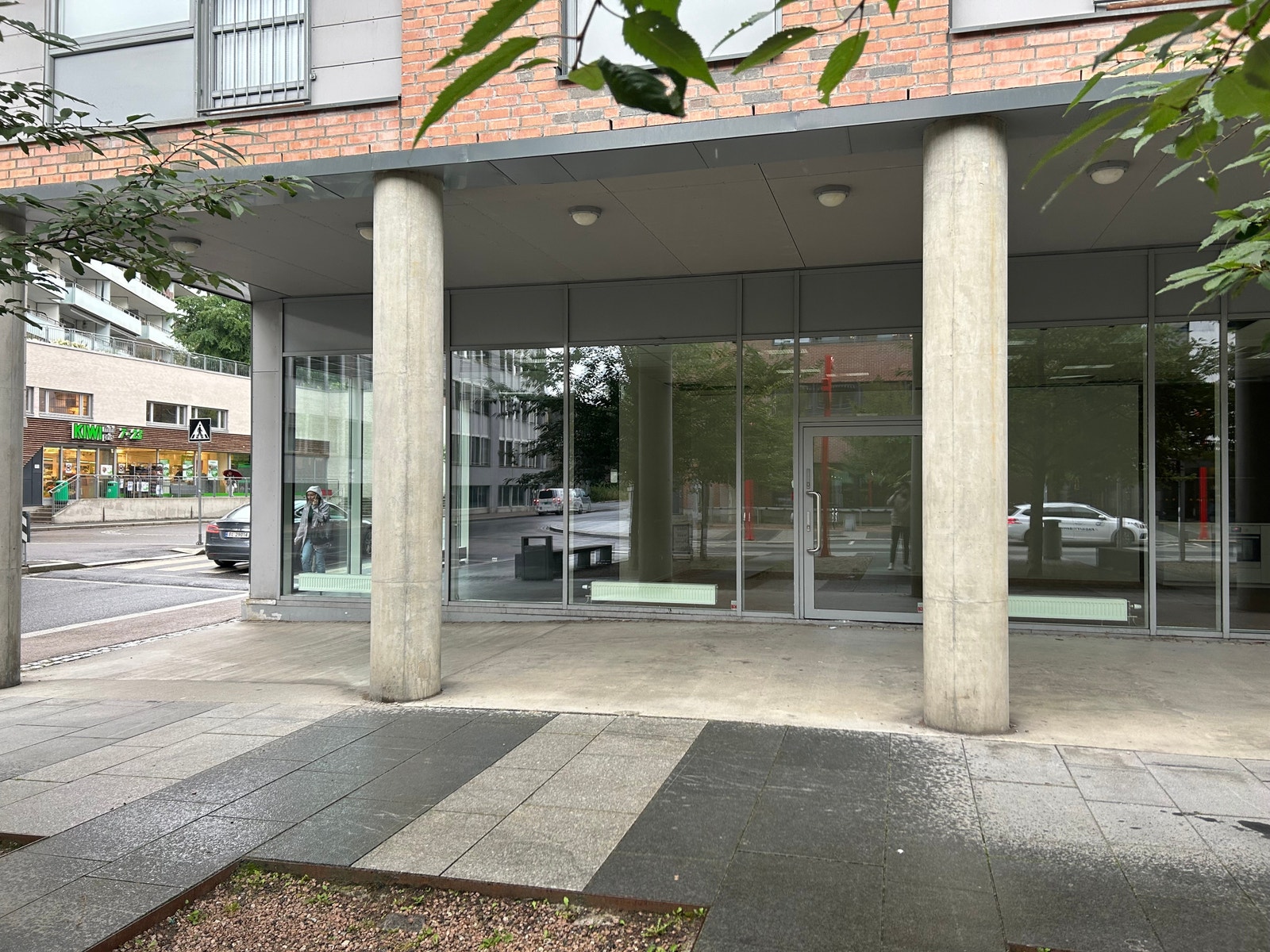 Hjørnelokale beliggende rett ved busstopp Galleribilde