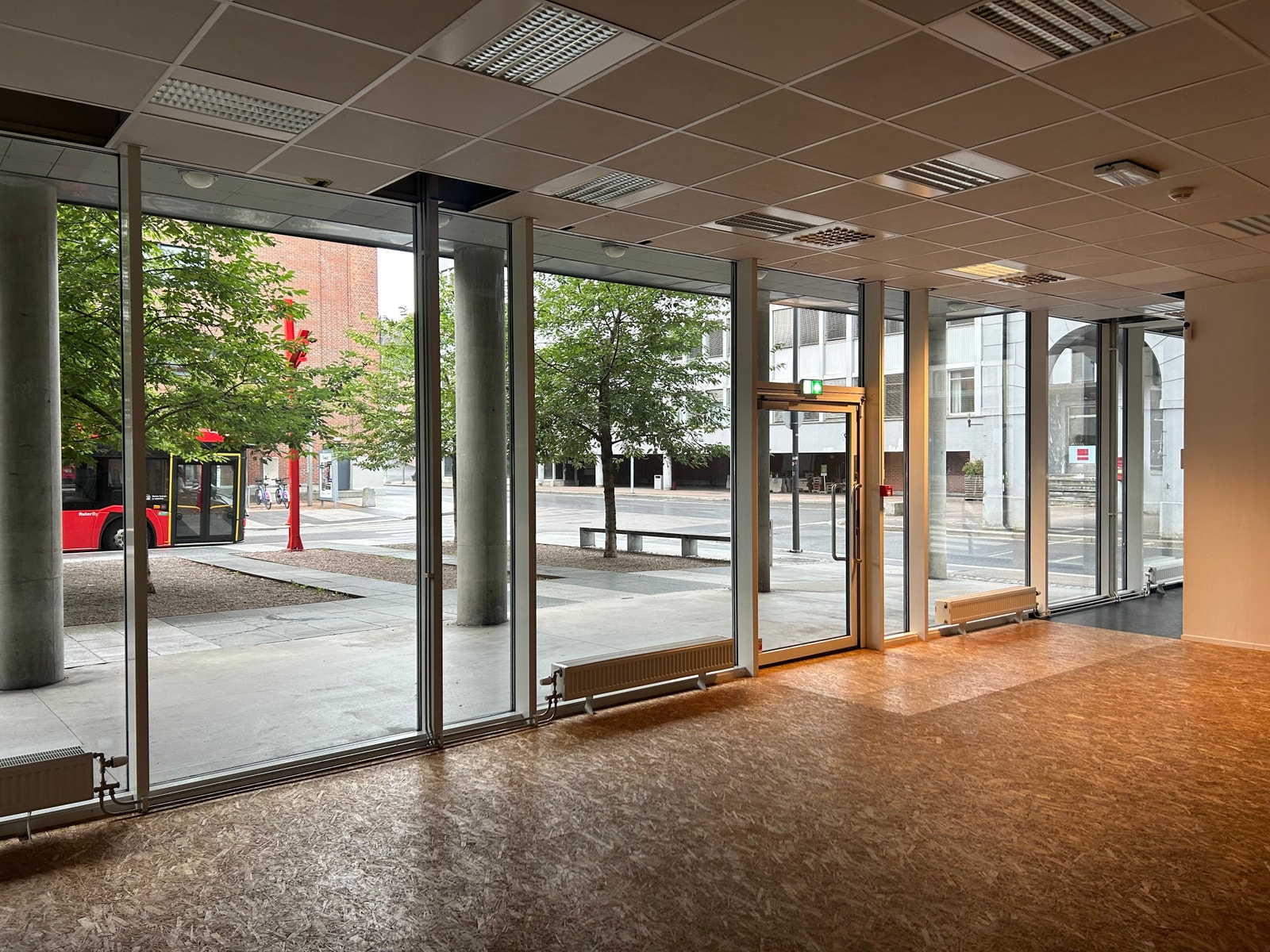 Alle lokalene har høy eksponering mot gatebildet Galleribilde