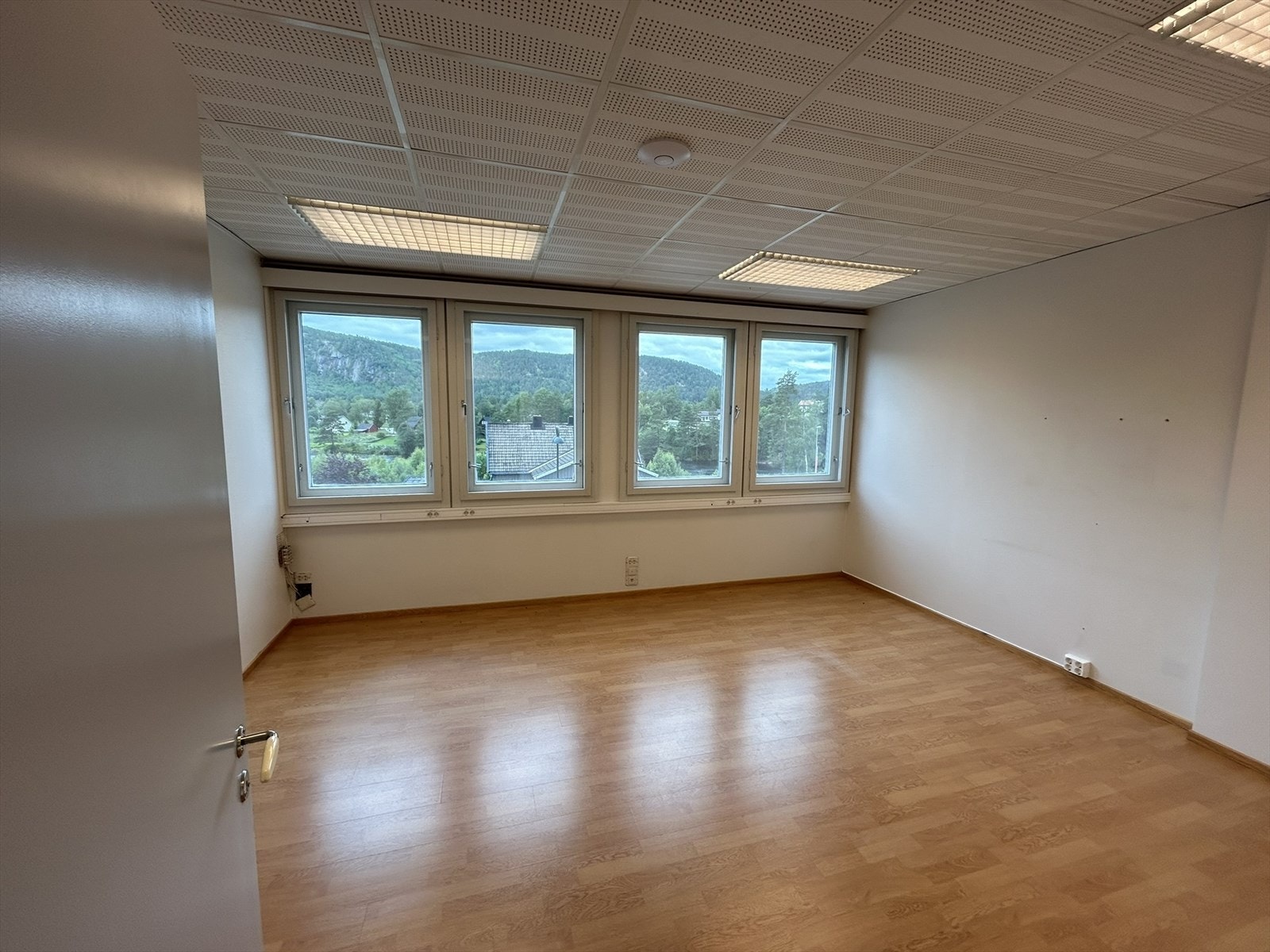 Kontorareal 3 etg Galleribilde