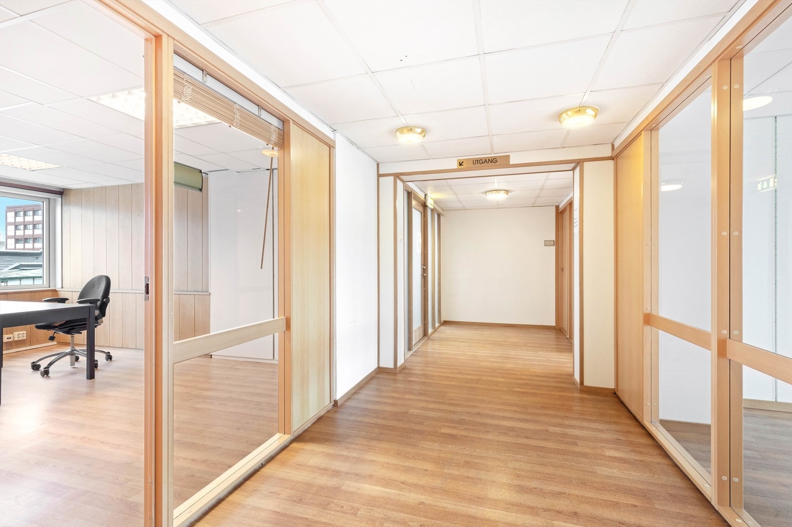 Kontorlokaler med gode tilpasningsmuligheter i byggets 4.etg.. Galleribilde