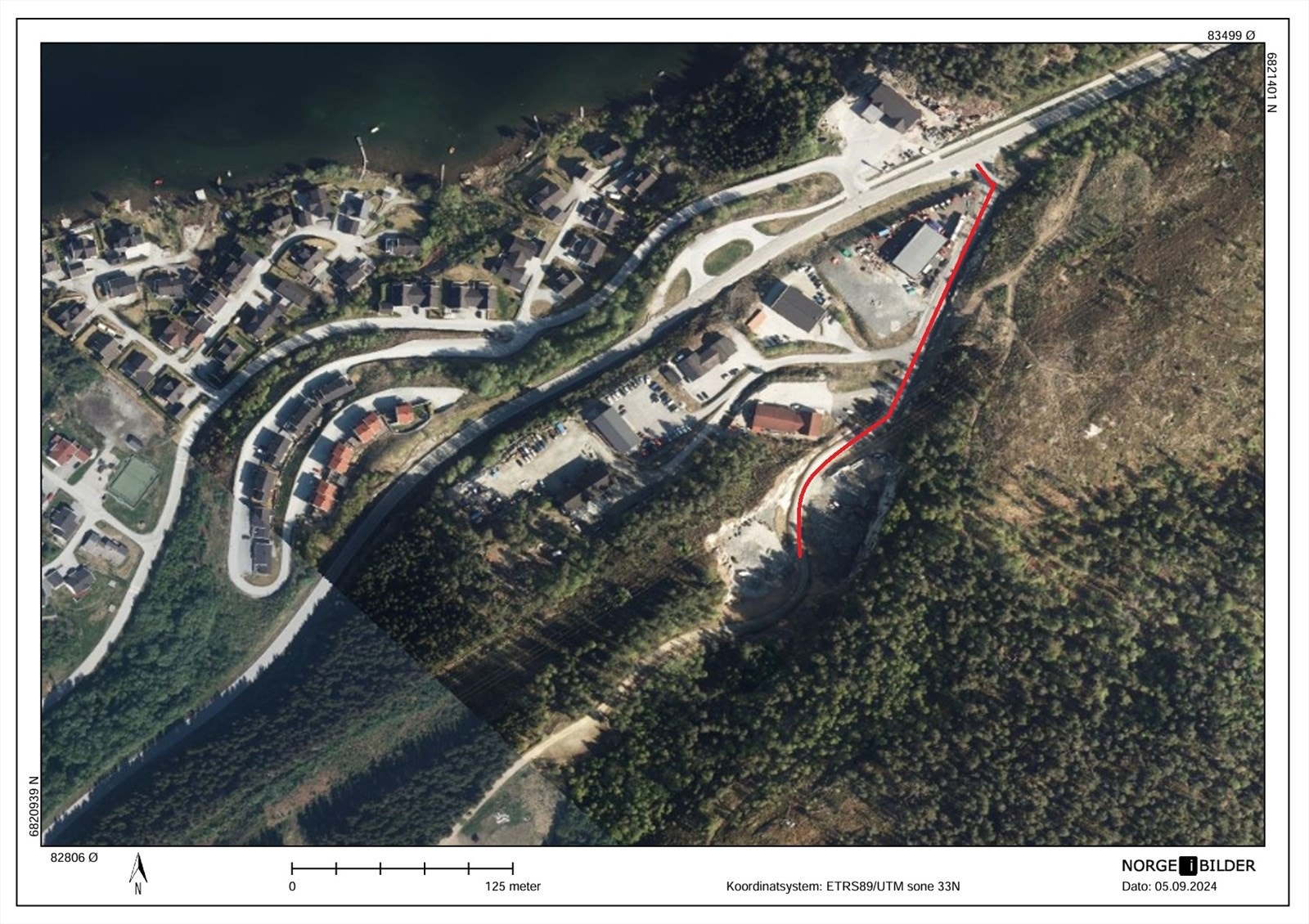 Frå F55 er det ca. 280 meter å køyre opp til tomta Galleribilde