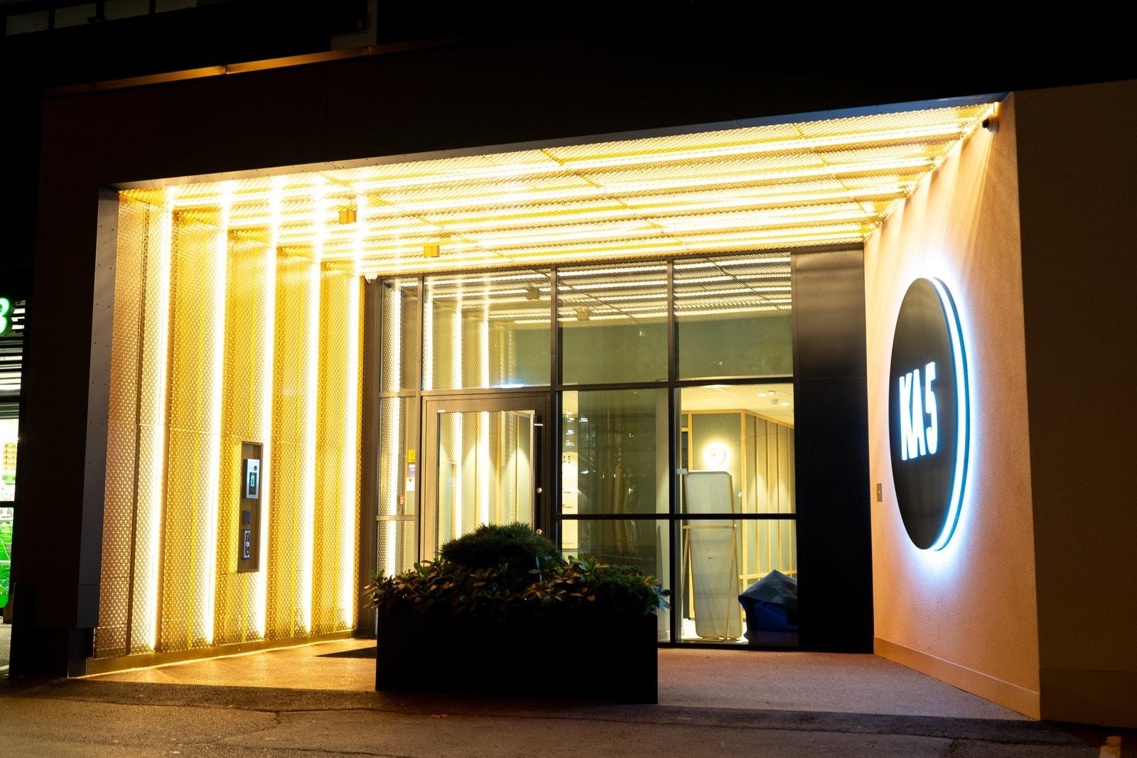 Baldakin/inngangsportal Galleribilde