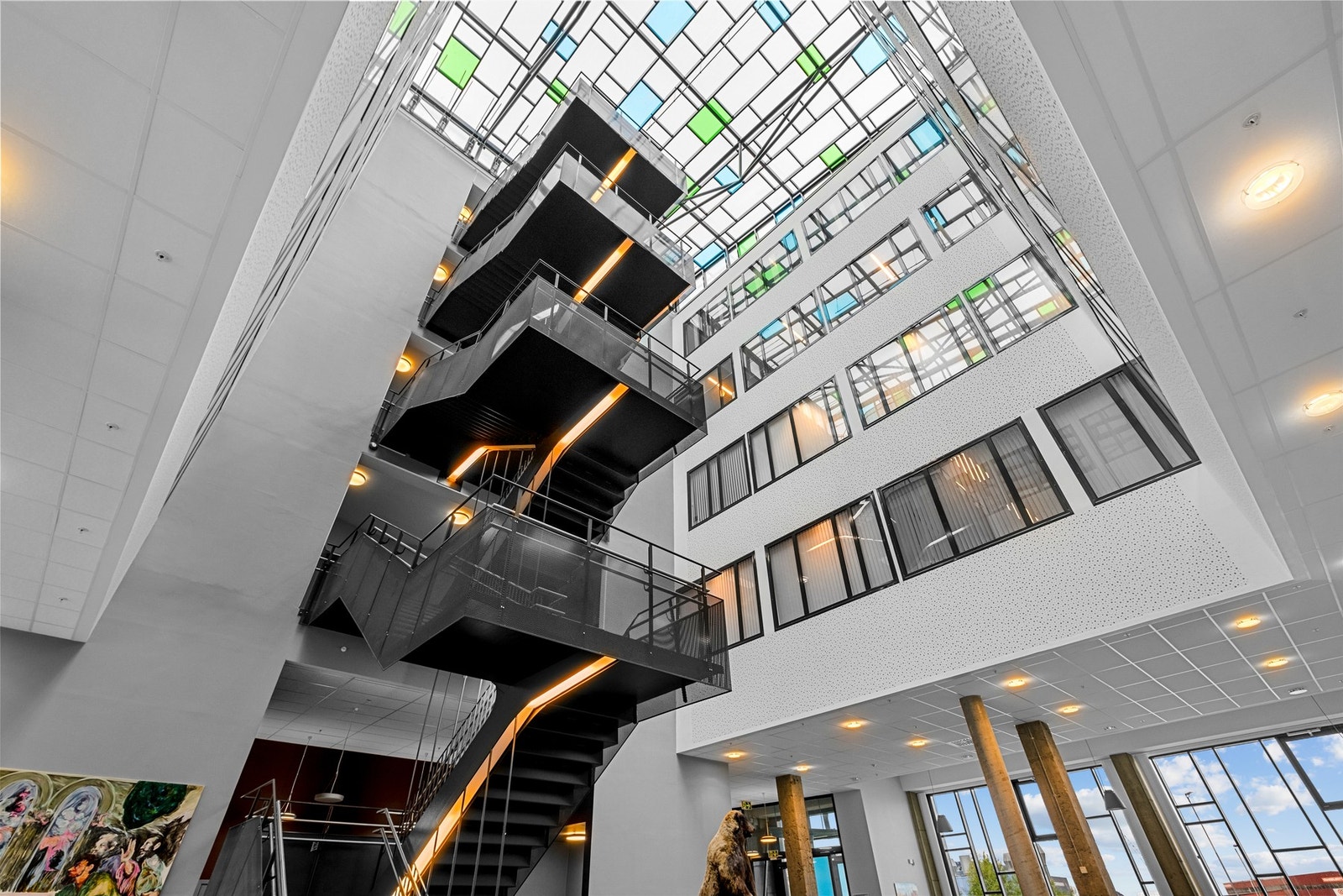 Trappegang i atrium Galleribilde