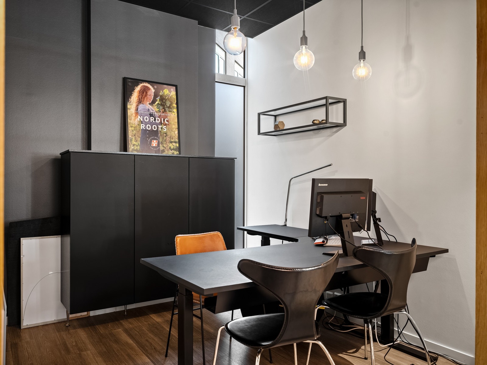 Eksempel på et av kontorene. Galleribilde