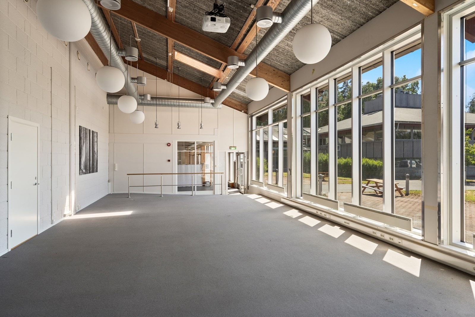 Stor konferansesal som enkelt kan tilpasses møtets behov. Galleribilde