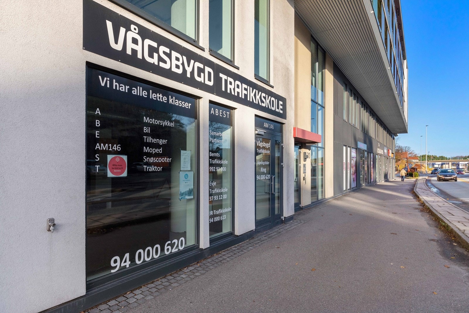 Sørmegleren næring har gleden av å presentere et moderne forretningslokale med sentral beliggenhet i Vågsbygd. Galleribilde