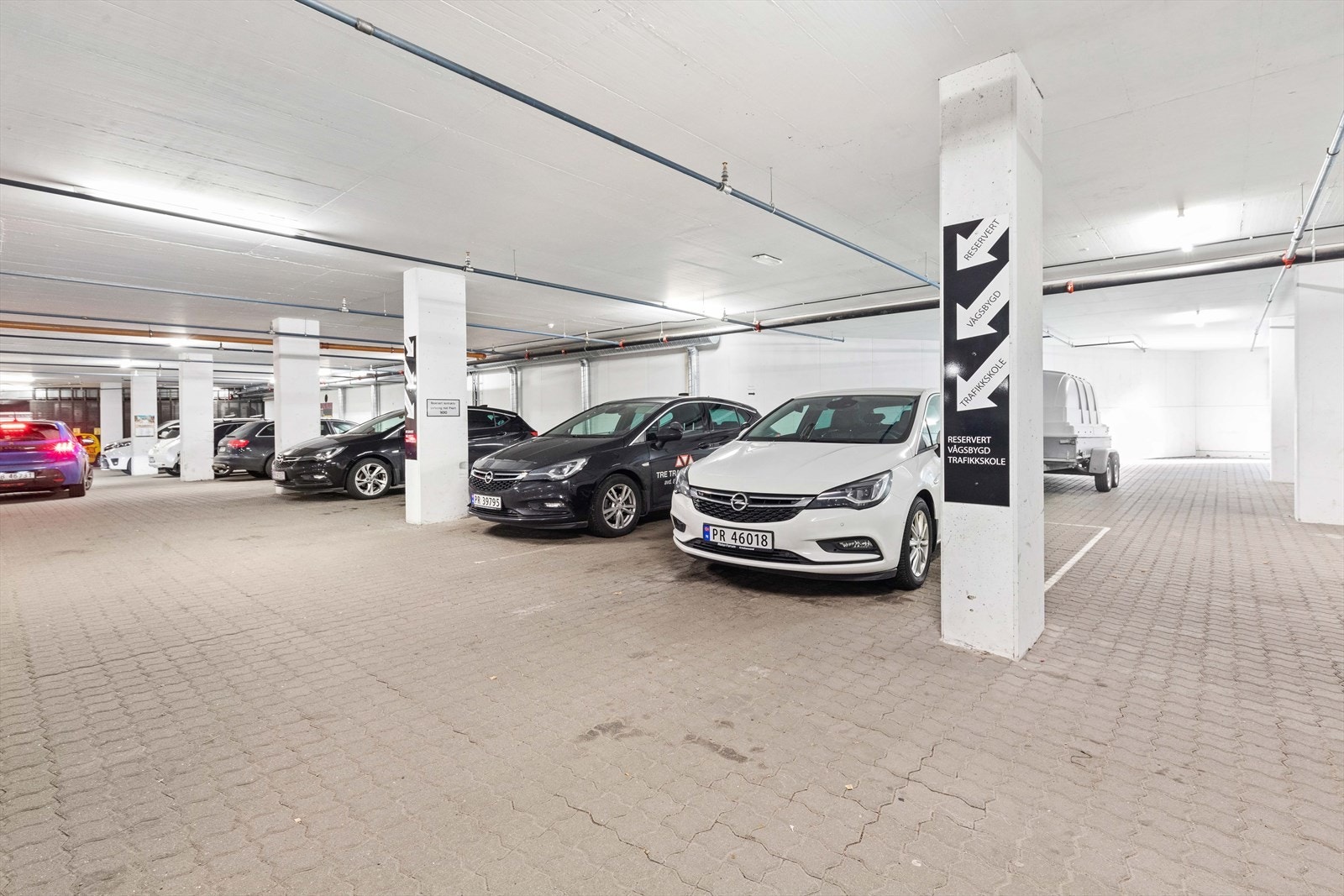 Mulighet for å leie parkeringsplass. Galleribilde
