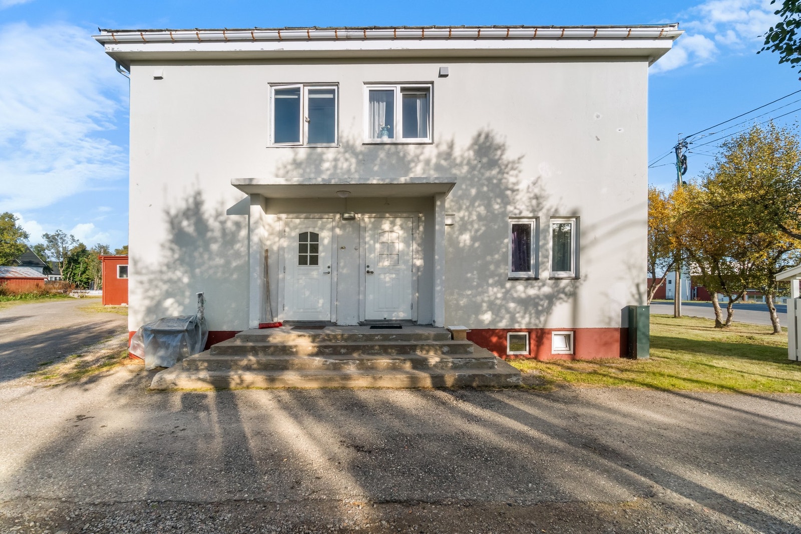 Inngangsparti. Galleribilde