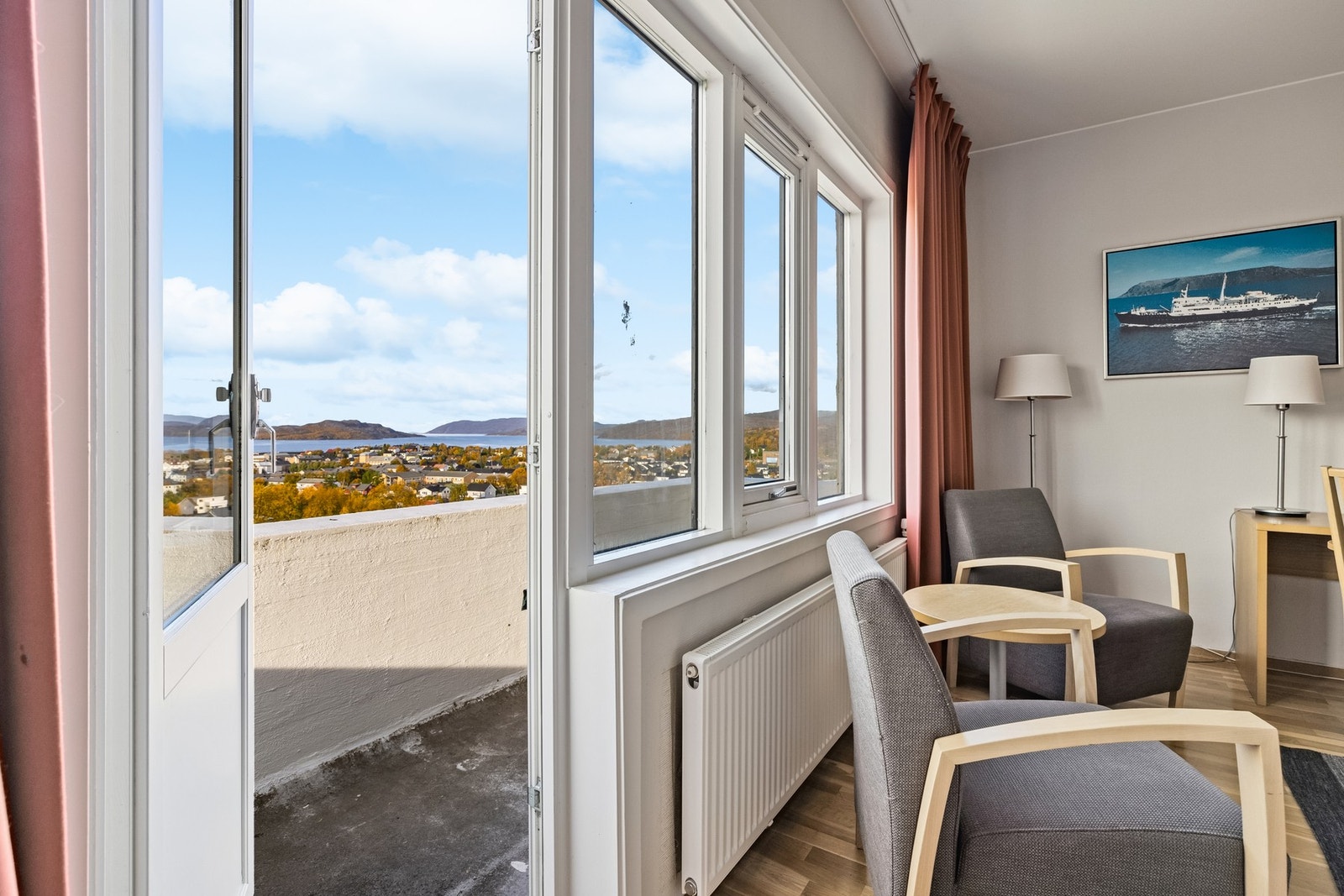 Utsikt og balkong Galleribilde