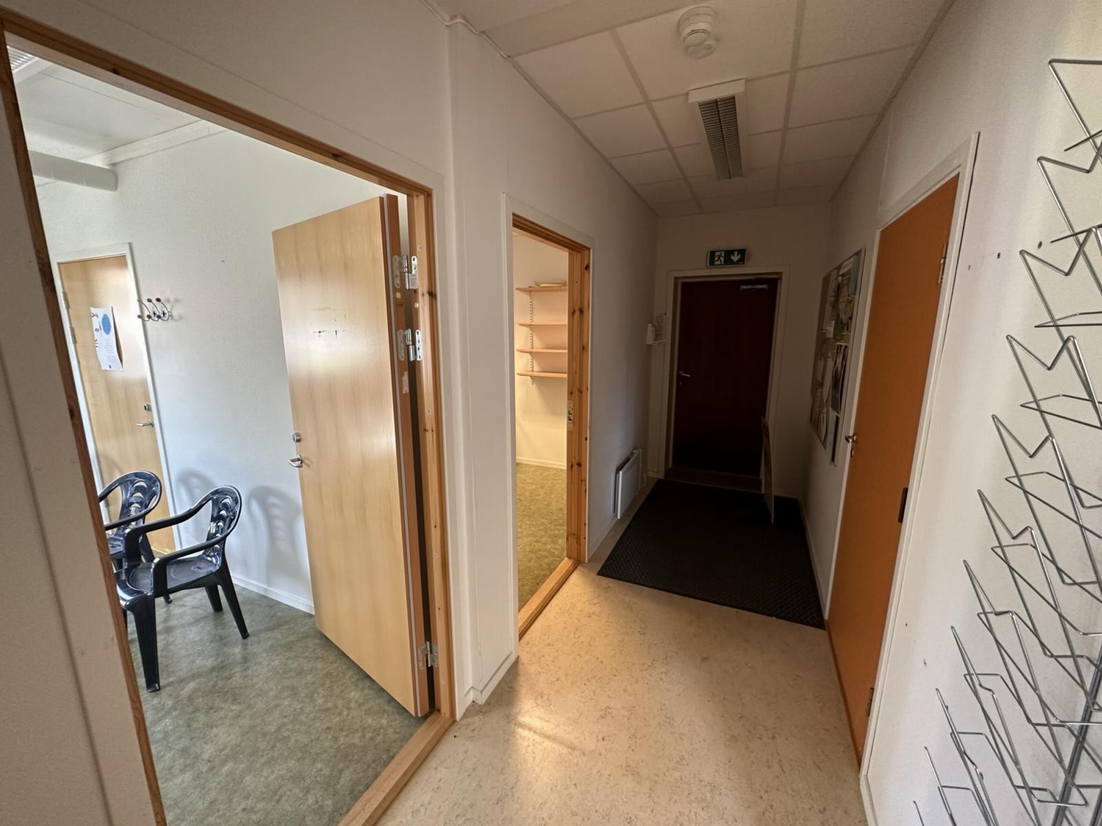 Gang/egen inngang til del av 1. etasje. Galleribilde