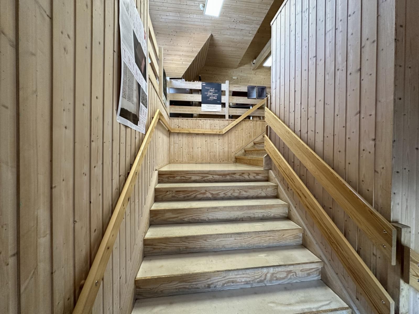 Trapp til biblioteket. Galleribilde