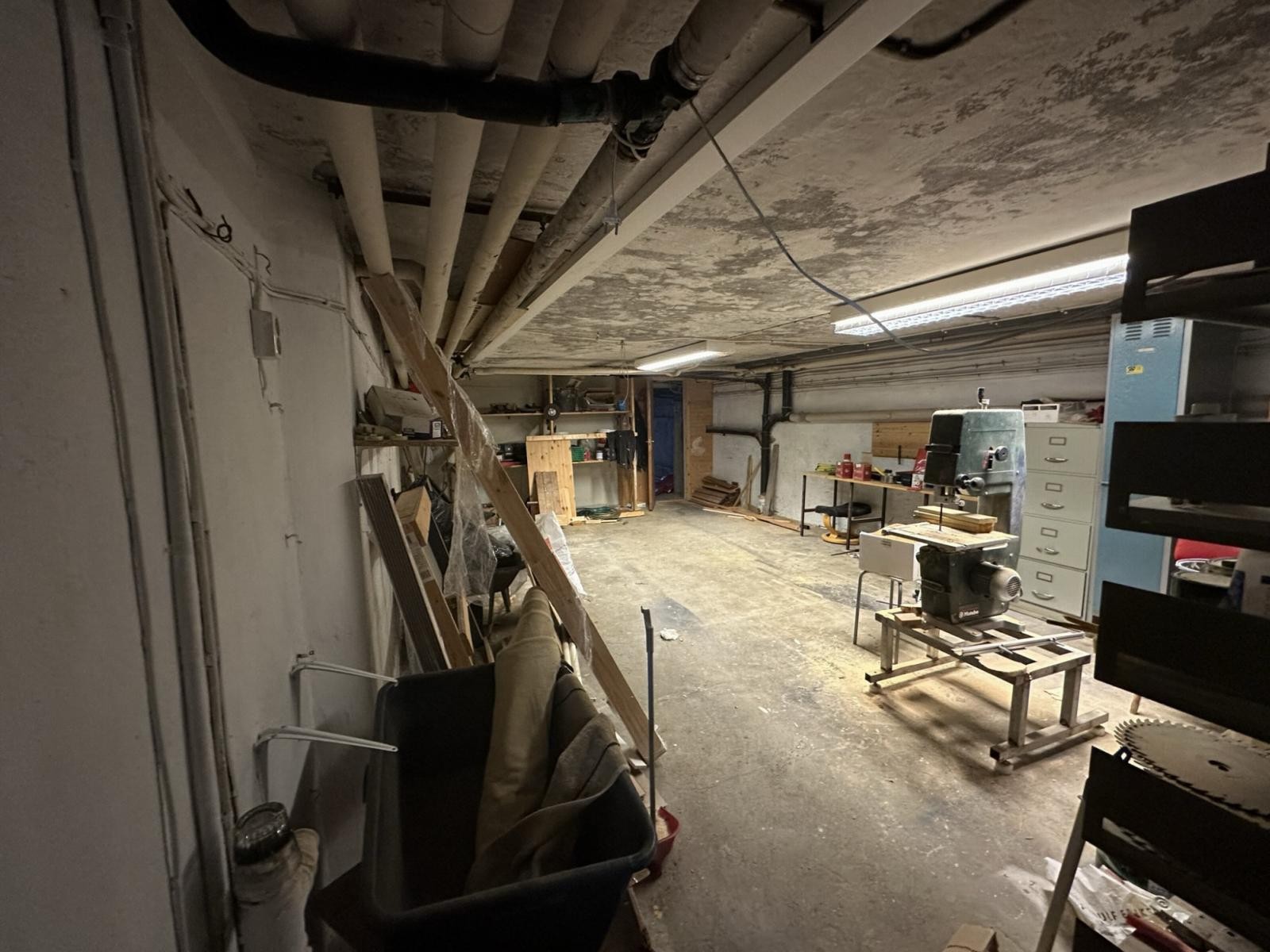 Rom i kjeller. Galleribilde