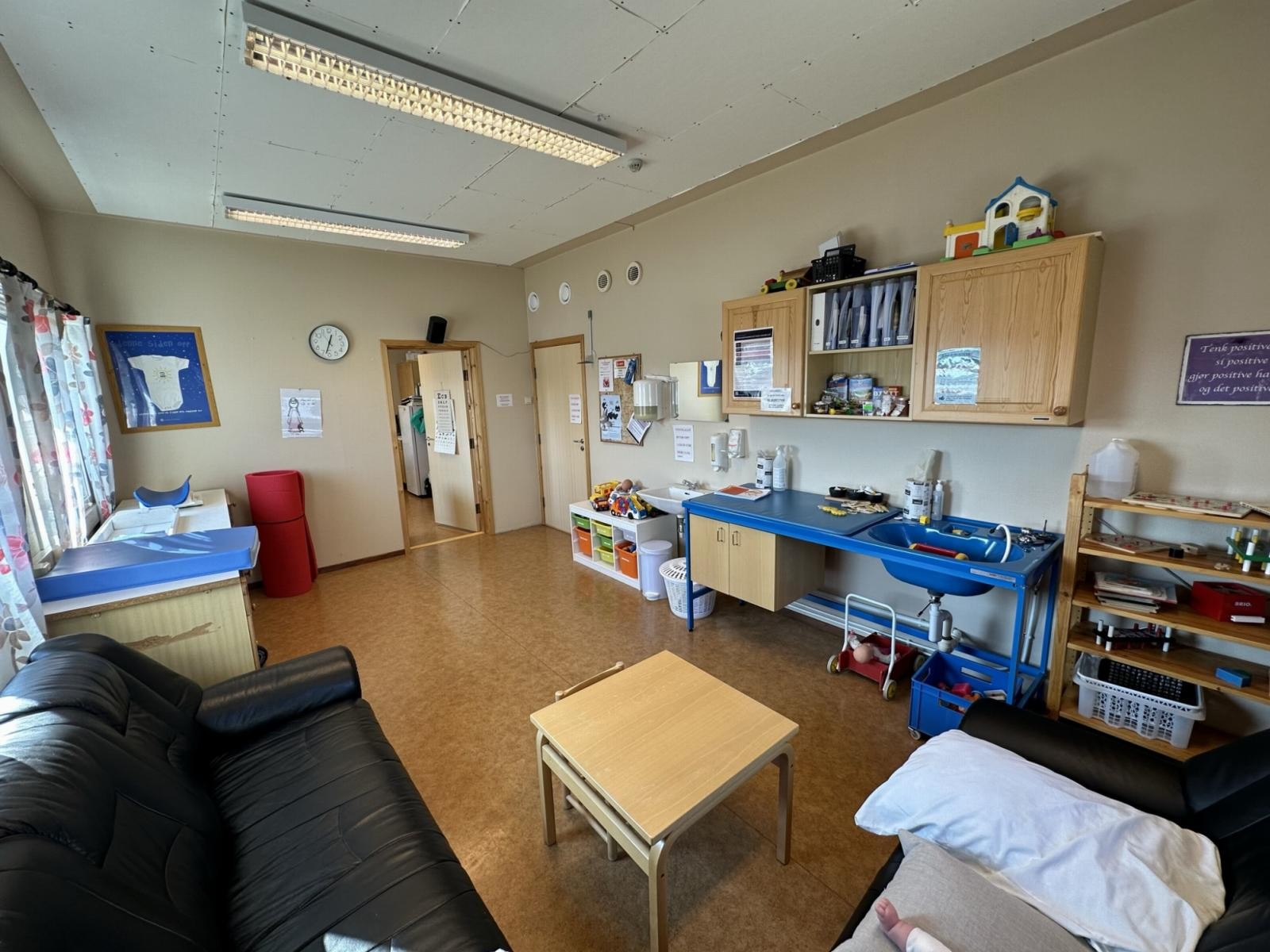 Oppholdsrom i 1. etasje. Galleribilde