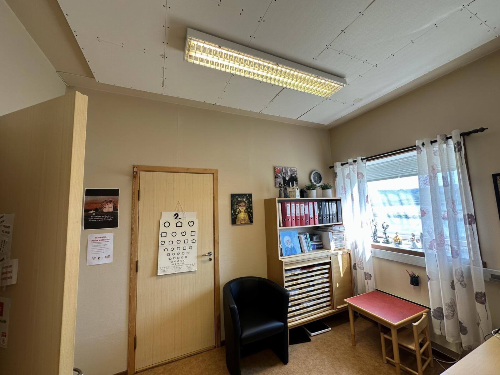 Kontor 1. etasje. Galleribilde