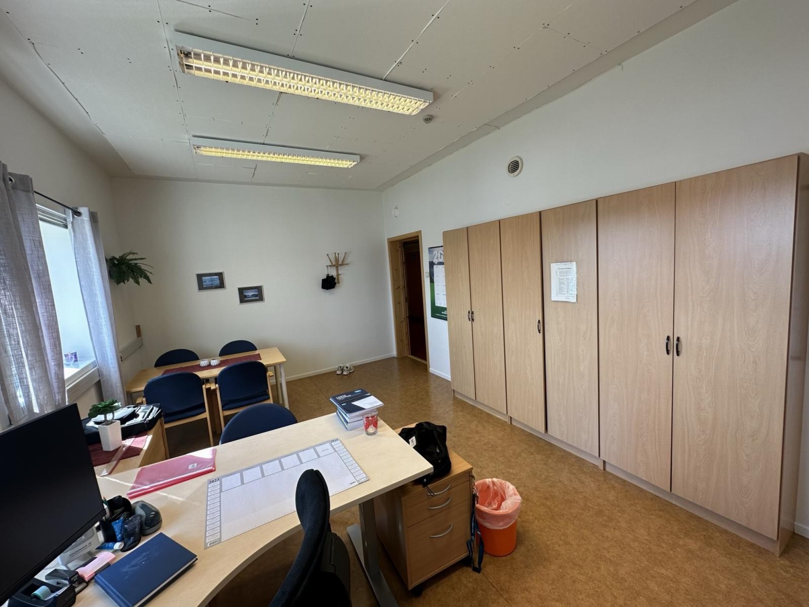 Kontor 1. etasje. Galleribilde