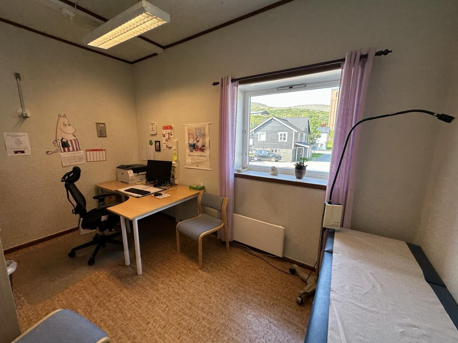 Kontor 1. etasje. Galleribilde