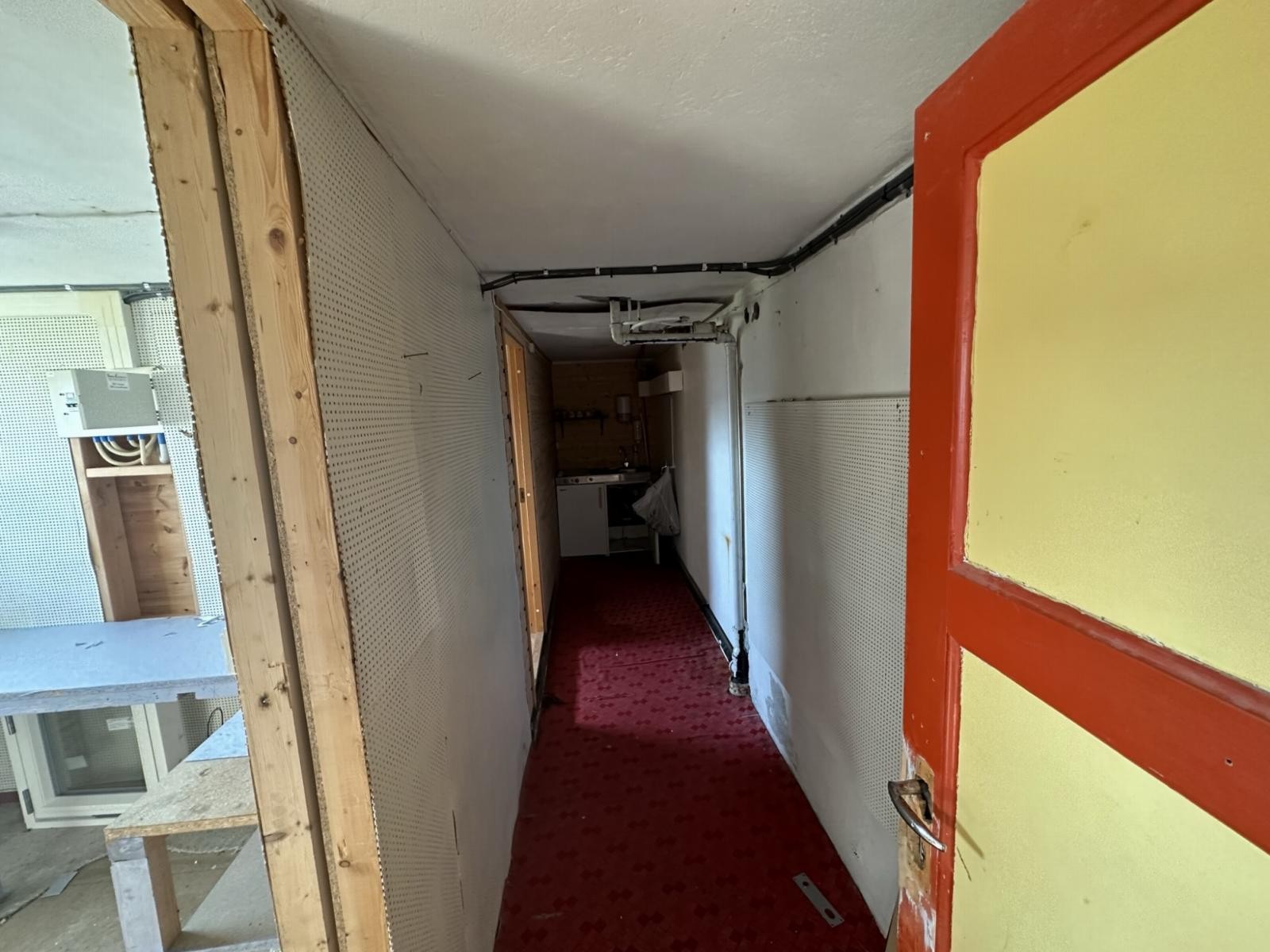 Gang i kjeller. Galleribilde