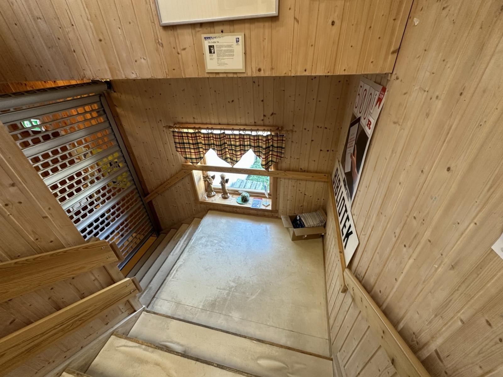 Inngangspartiet til biblioteket. Galleribilde