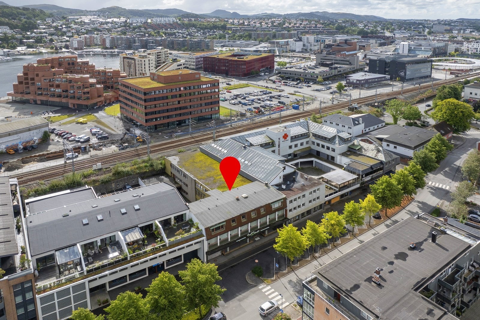 Utviklingseiendom i sentrum av Sandnes, nær offentlig transport og fasiliteter. Galleribilde