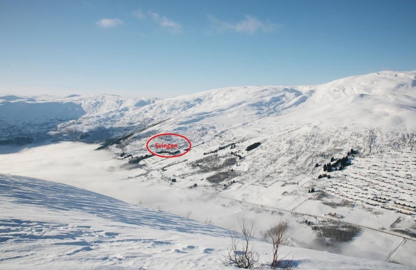 Tomtefeltet Svingen består av få hytteenheter hvor samtlige har storslått utsikt over dalen og fjellområdene Galleribilde