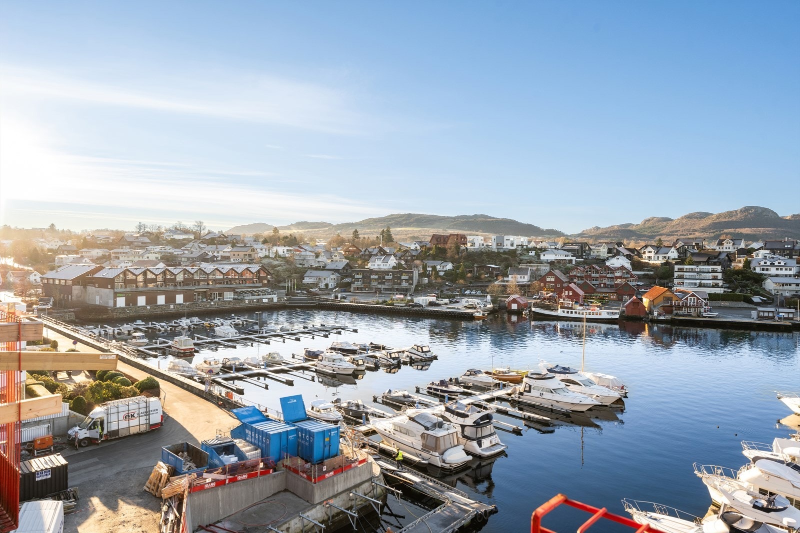 Leiligheten byr på en fantastisk utsikt over Hommersåk Galleribilde