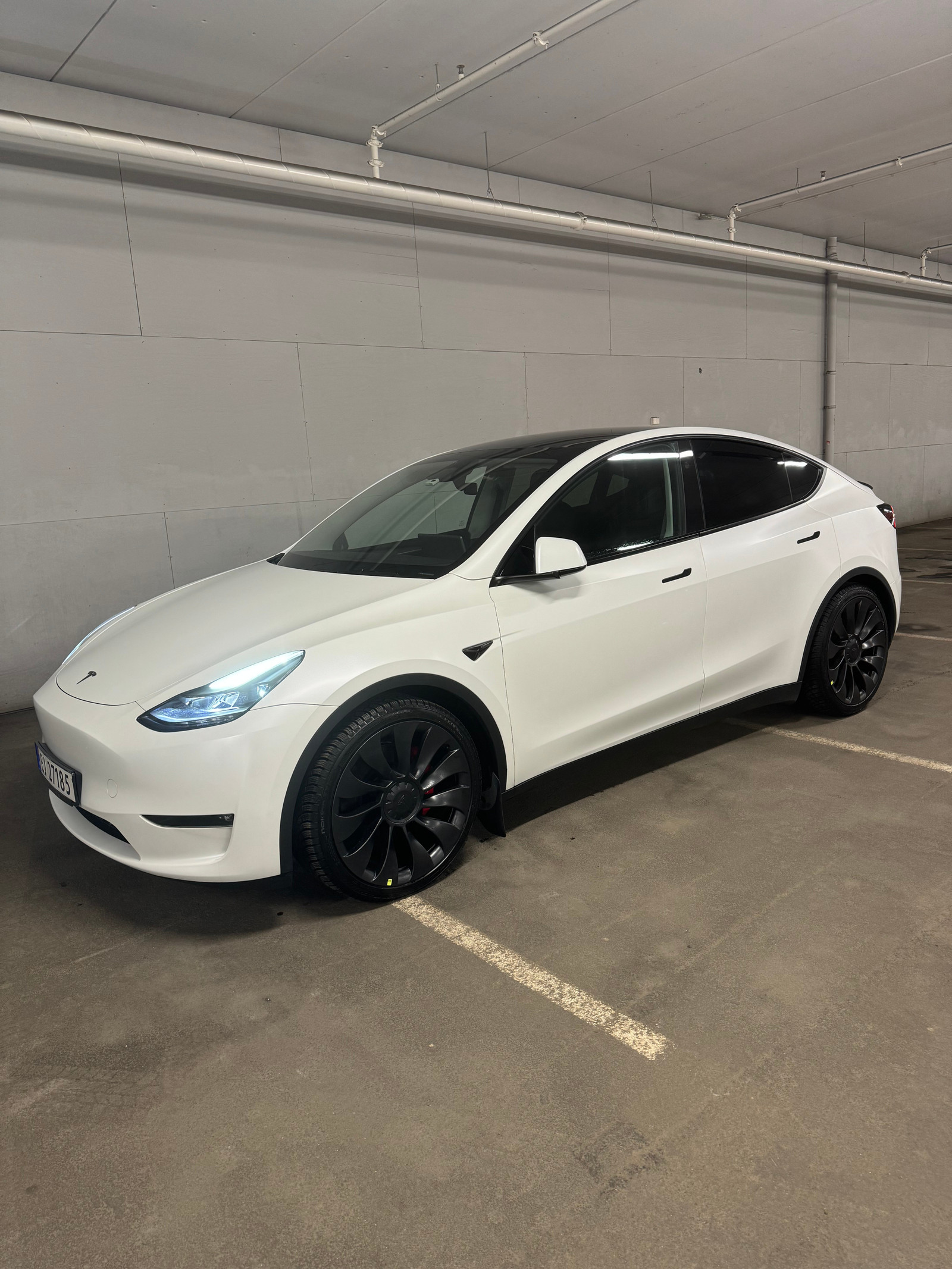 Tesla Model Y Performance AWD 2