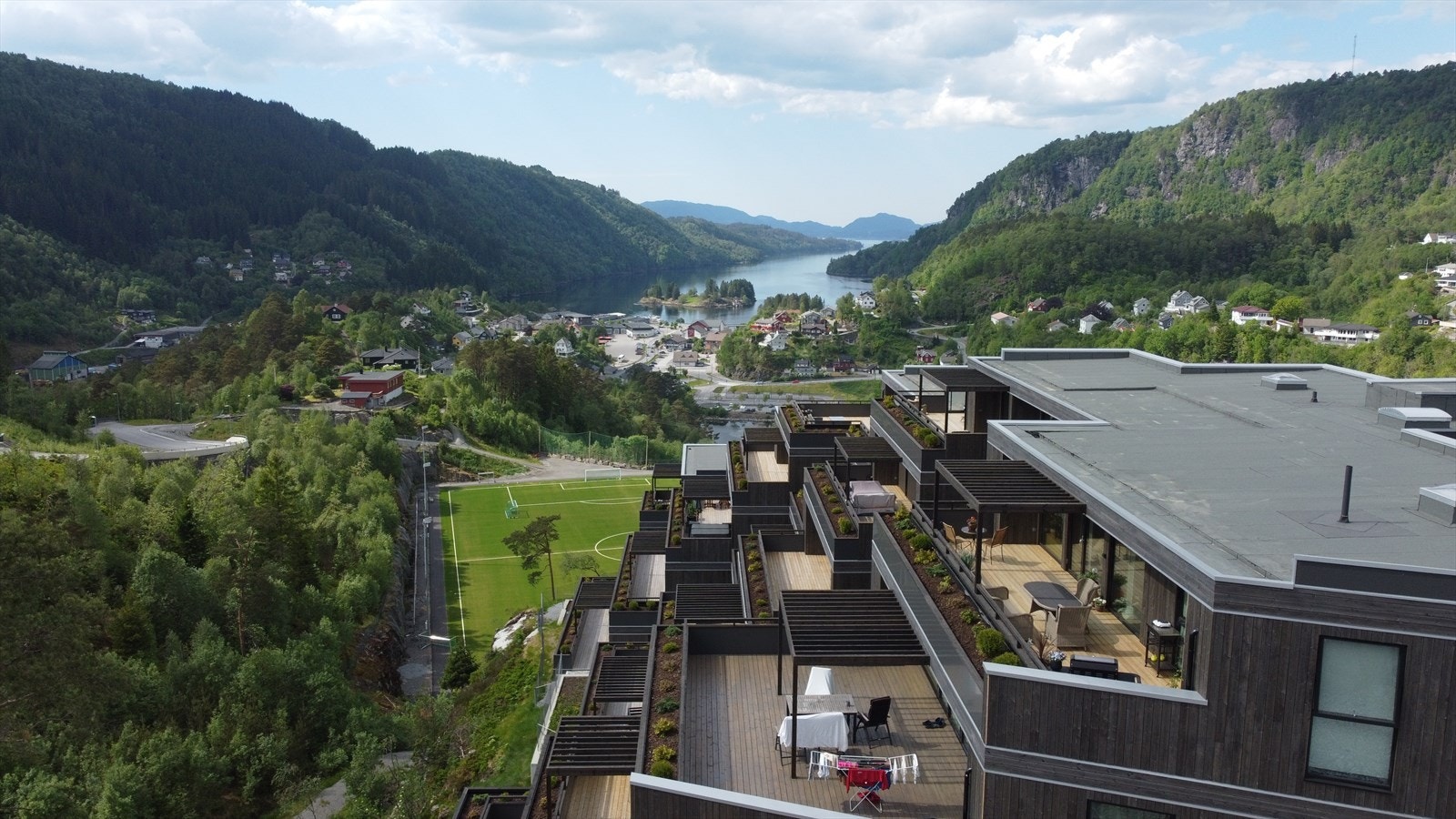 Velkommen til Vakre Fugledalen Terrasse! Presentert av Aktiv Eiendomsmegling vAleksander Lenning Galleribilde