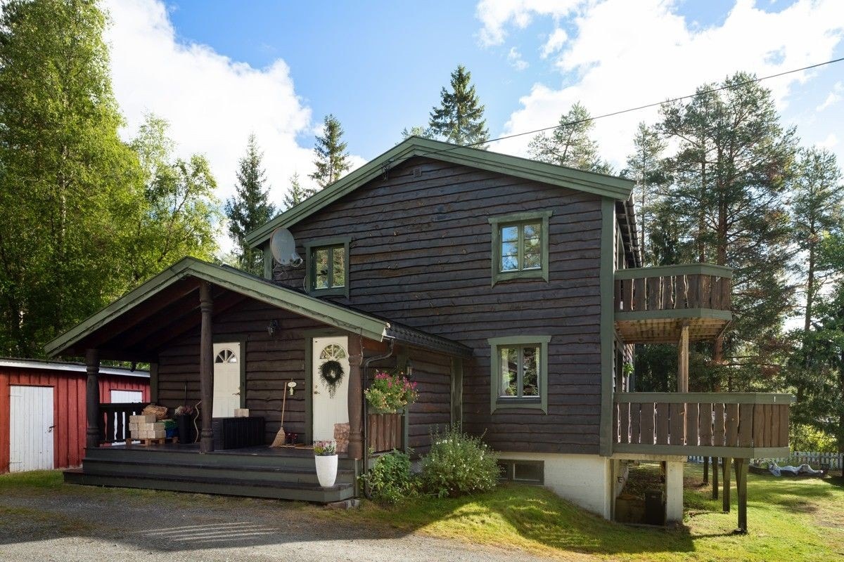 Egen inngang til leilighet med trapp Galleribilde