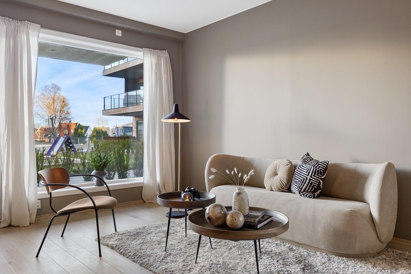 Leiligheten er malt i en lun og delikat farge Galleribilde