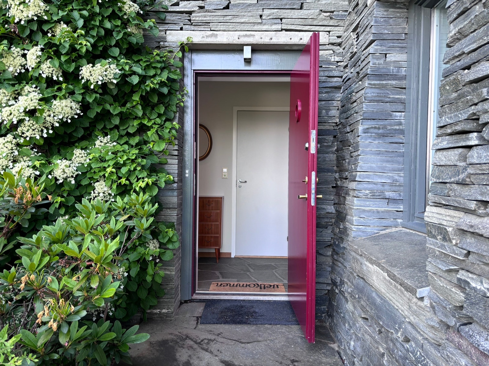 Velkommen inn! Eget inngangsparti Galleribilde