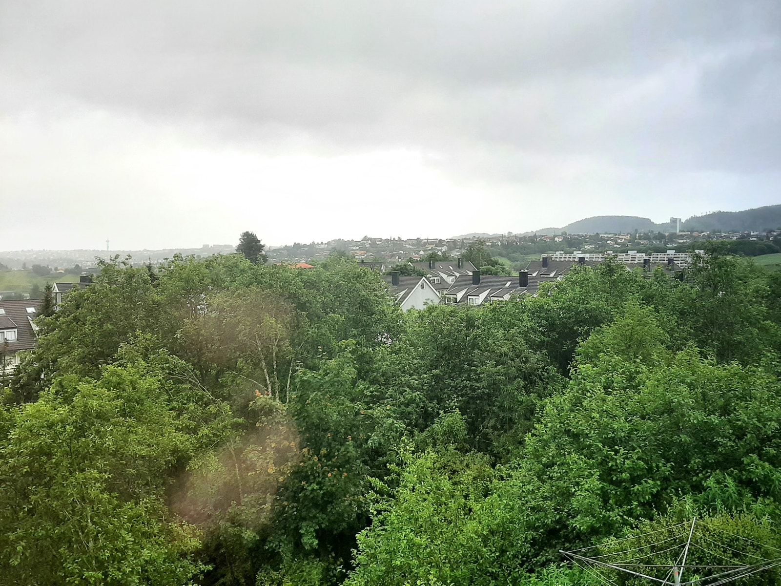 Fra tre av soverommene har man flott utsikt nordover Galleribilde