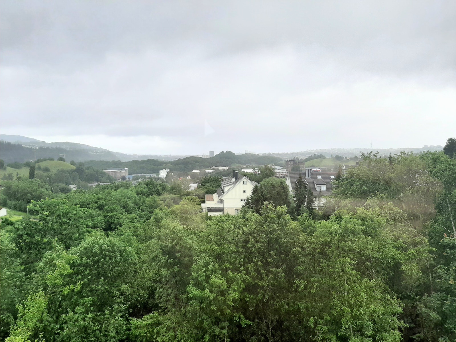 Fra tre av soverommene har man flott utsikt nordover Galleribilde