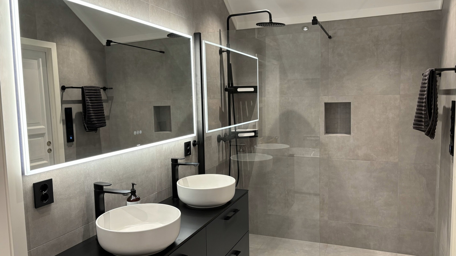 bad 1 (tilknyttet hovedsoverom) Galleribilde