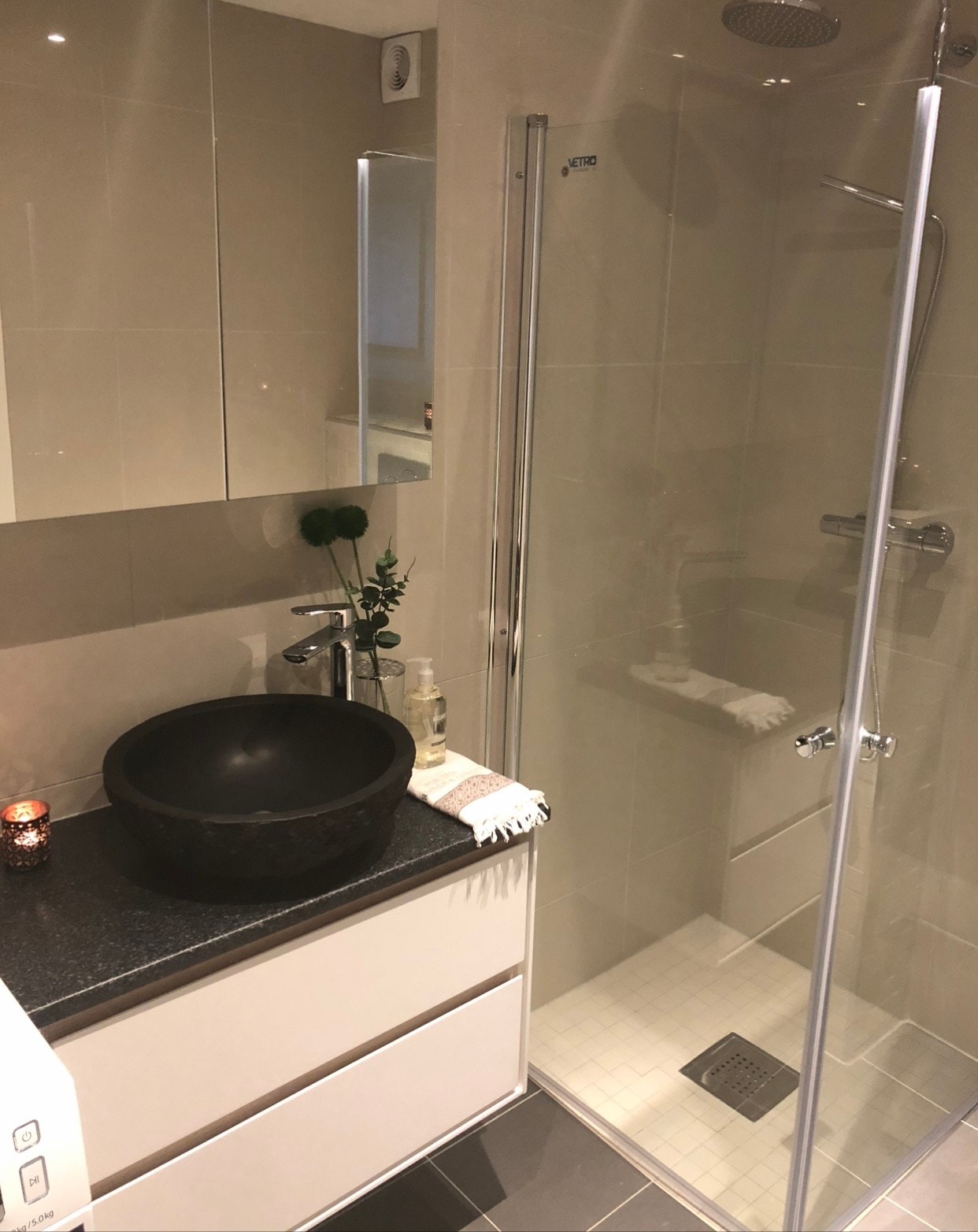 Bad med vask/tørk marskin Galleribilde