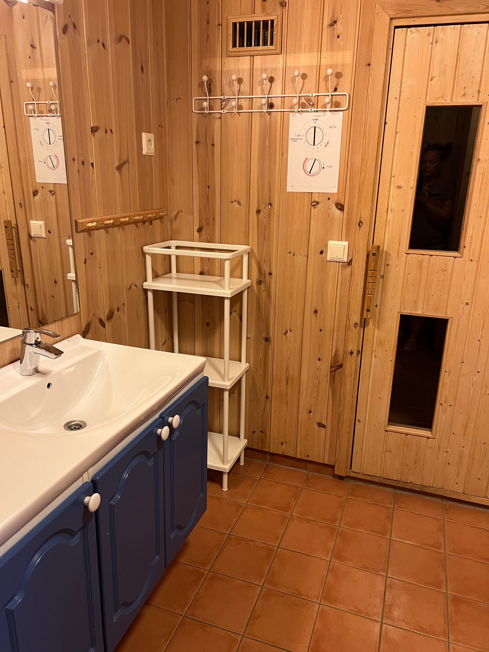 Bad med inngang til badstue Galleribilde