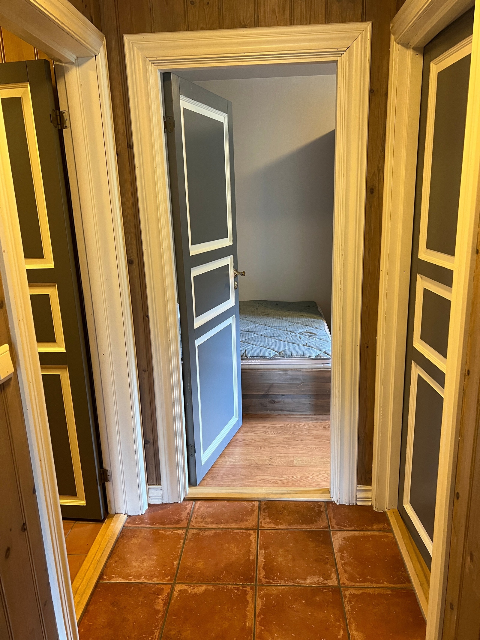 Gang inn til soverom og bad Galleribilde