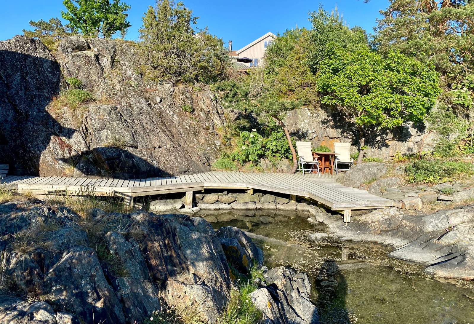 Fin, stille plass i kveldssola Galleribilde