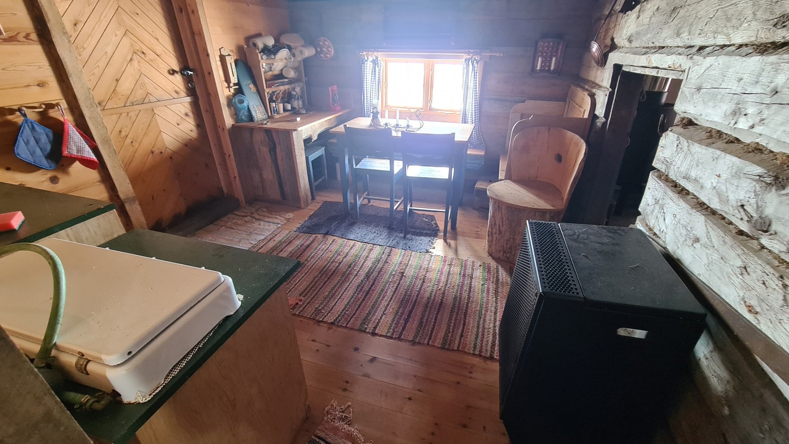 Støyl. Gasskomfyr medfølger (ikke avbildet). Galleribilde