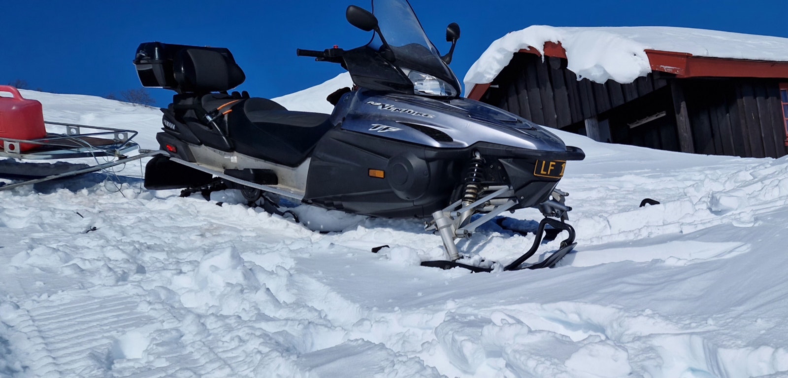 Yamaha Venture snøscooter med tilhenger kan medfølge for kr 25.000 hvis ønskelig Galleribilde