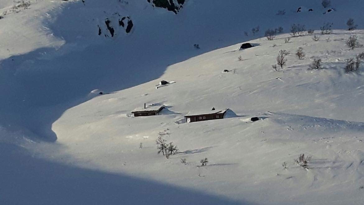 Hyttene - bilde tatt nedenfra Galleribilde