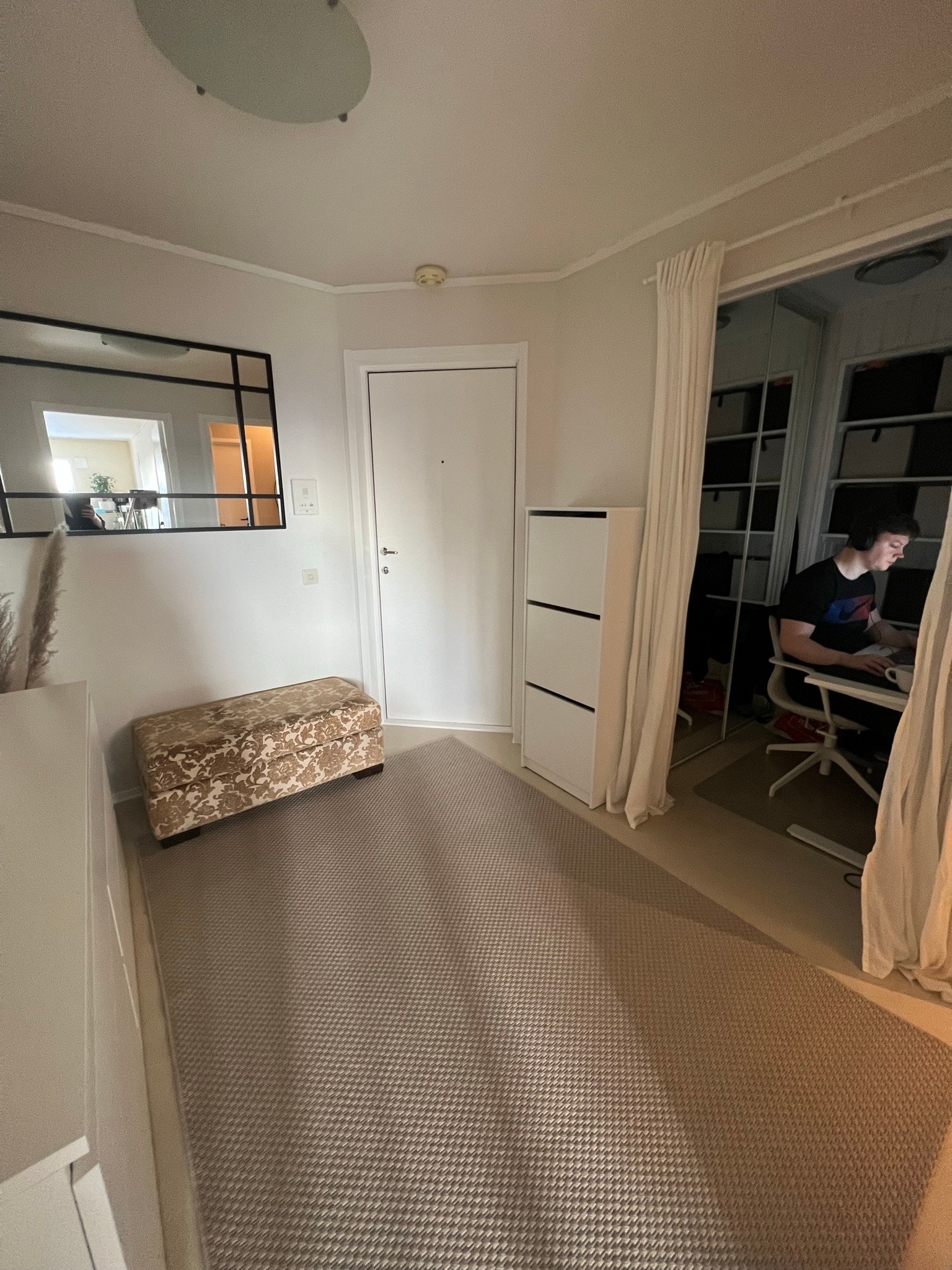 Inngangsparti med kontor / bod Galleribilde