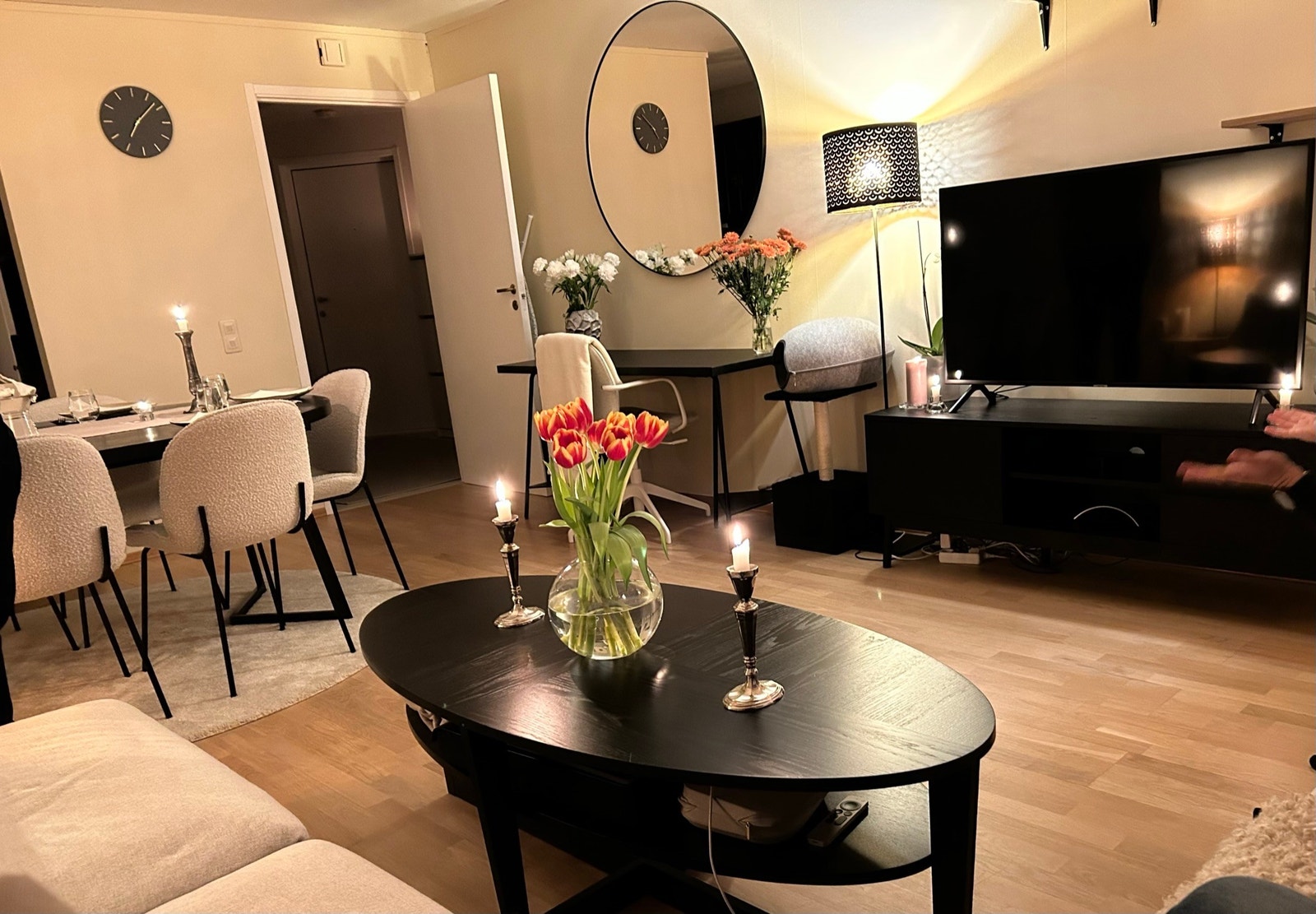 Stue mot gang Galleribilde