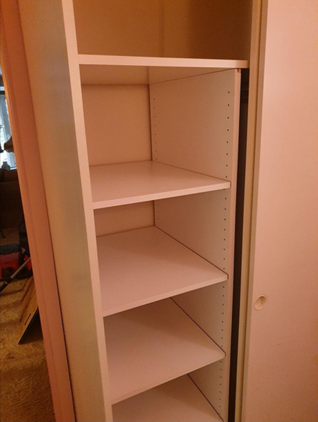 Rom nr. 2 (4,30 x 2,30 m) 7.000 kr/mnd. LEDIG FRA 22.MAI Galleribilde