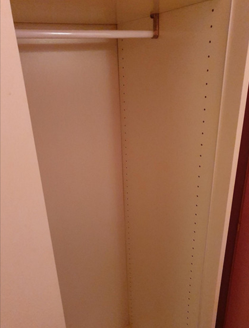 Rom nr. 2 (4,30 x 2,30 m) 7.000 kr/mnd. LEDIG FRA 22.MAI Galleribilde