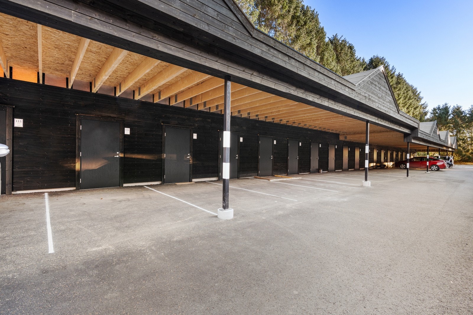 Carport medfølger leiligheten. Sportsbod i bakkant. Galleribilde